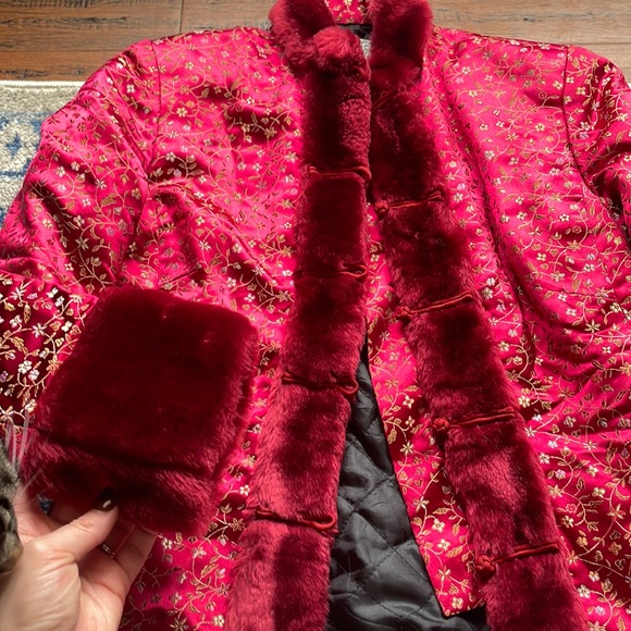 Red Satin Oriental Fur Collared Japanese Blazer Jacket Size Small - Picture 3 of 8